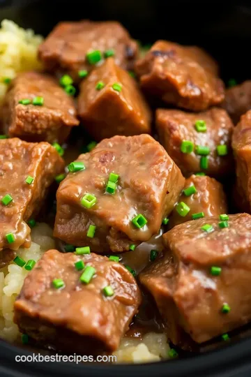 Slow Cooker Cube Steak with Flavorful Gravy presentation